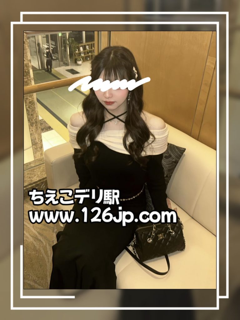 Osaka 26yo girl, 160cm with a sweet and cute healing vibe and gentle personality