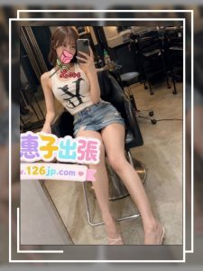 O-330（25歳）大阪出勤｜巨乳ショートカット美容師Eカップ